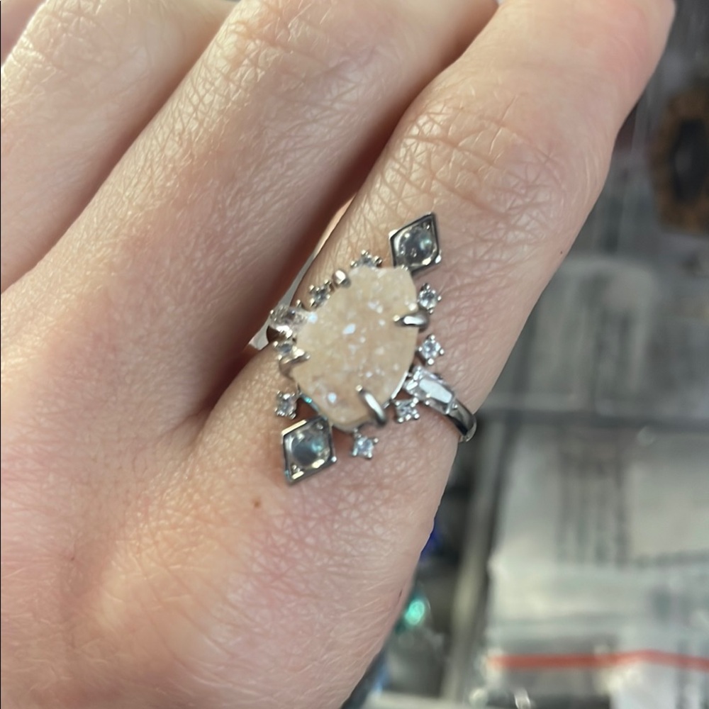 🦋Silver and Cream Opal Ring with Intricate Design